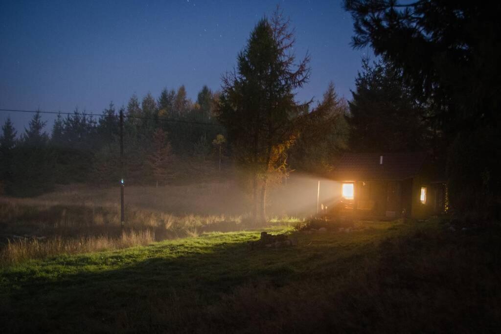 Hut In The Mid. Of Nowhere + Priv Pond+3 Ha *