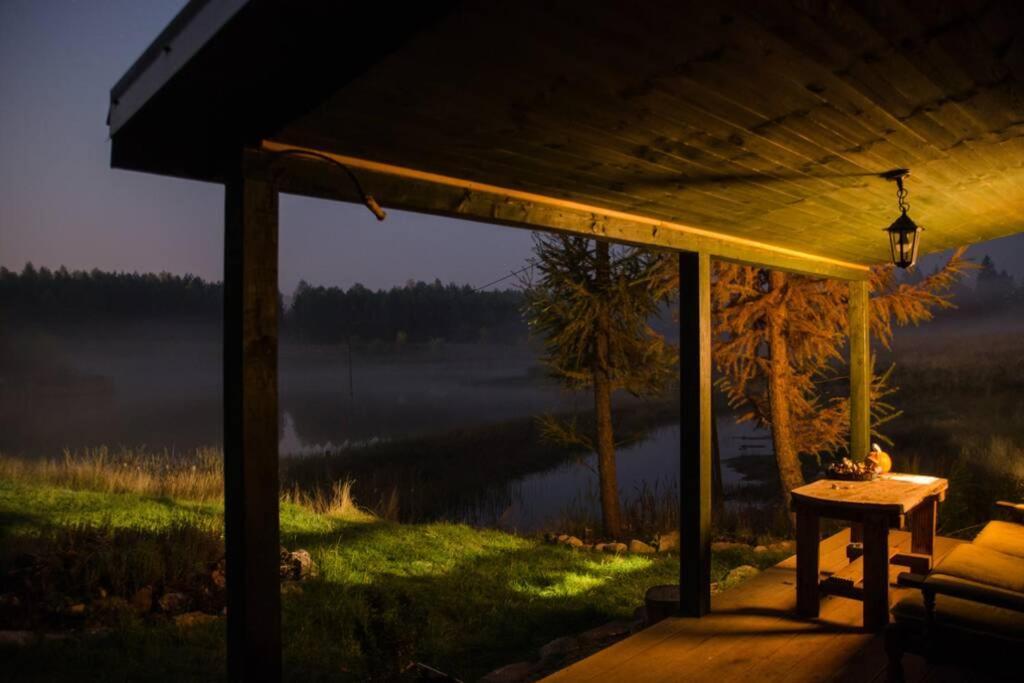Hut In The Mid. Of Nowhere + Priv Pond+3 Ha